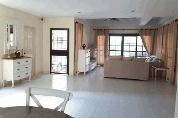 2 story 3 bedroom house in quiet areas for rent - East Pattaya-1