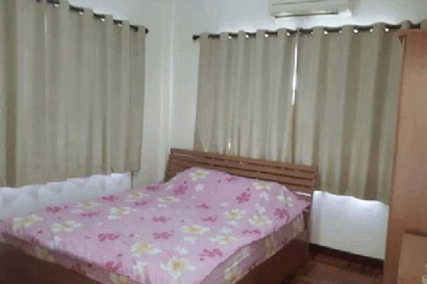 2 story 3 bedroom house in quiet areas for rent - East Pattaya-11