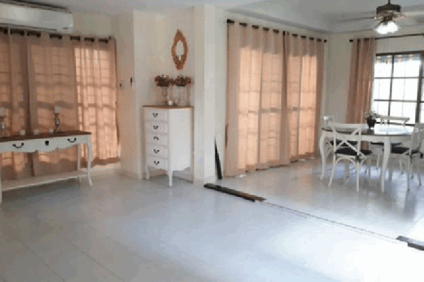 2 story 3 bedroom house in quiet areas for rent - East Pattaya-2