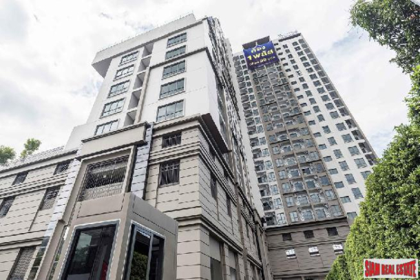 Newly Completed Classy High-Rise Condo at Wongwian Yai BTS, Sathorn-1