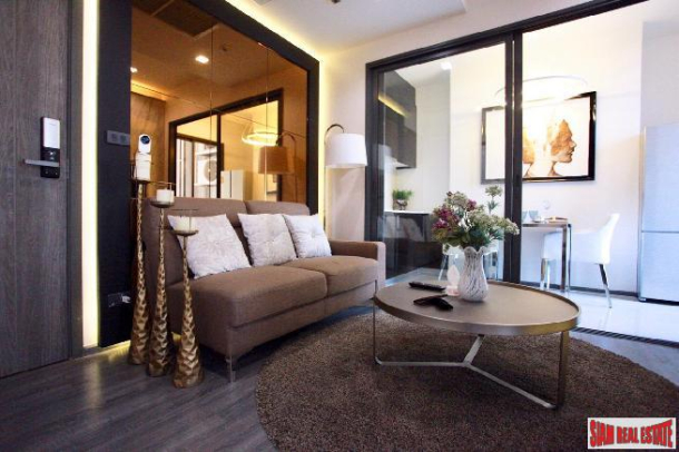 Newly Completed Classy High-Rise Condo at Wongwian Yai BTS, Sathorn-13