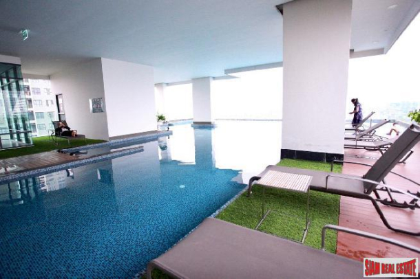 Newly Completed Classy High-Rise Condo at Wongwian Yai BTS, Sathorn-19
