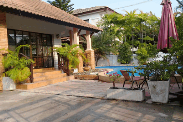 Beautiful 3 bedroom house with private pool for rent - East Pattaya-15