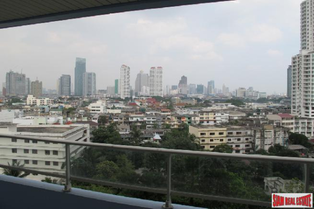 Watermark | Stunning Three-Bedroom Riverside Condominium for Sale  in Bangkok-1