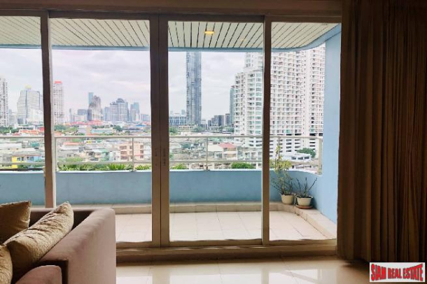 Watermark | Stunning Three-Bedroom Riverside Condominium for Sale  in Bangkok-9
