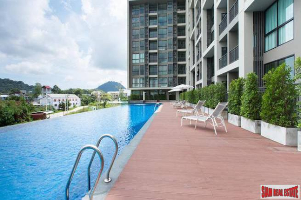 Elegant Two-Bedroom  Corner Condo in Phuket Town Overlooking A Lake and  Natural Park-23