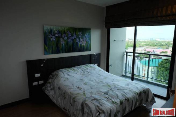 Elegant Two-Bedroom  Corner Condo in Phuket Town Overlooking A Lake and  Natural Park-4