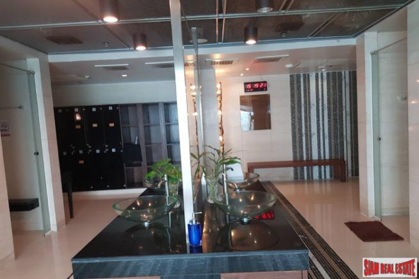 Circle Condominium | One Bedroom Condo for Sale with 17th Floor City Views in Phetchaburi-10