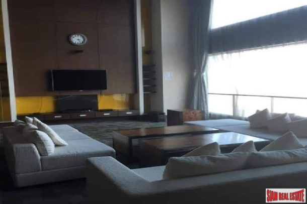 Circle Condominium | One Bedroom Condo for Sale with 17th Floor City Views in Phetchaburi-11