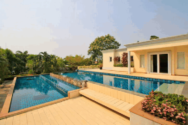 Beautiful pool villa house in a well maintenance development- Khaotalo-20