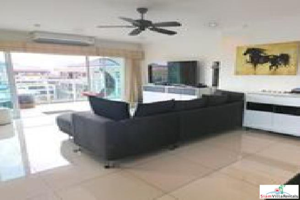2 bedrooms condo with huge balcony at a convenience areas for rent - Phratamnak-8