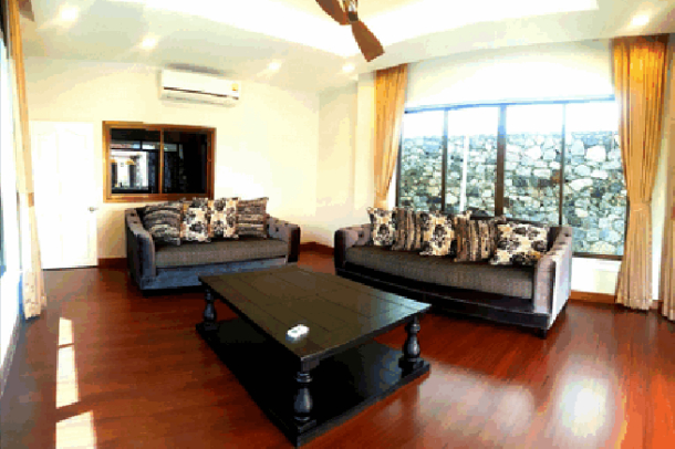 Large 4 bedroom house with private swimming pool for rent- East Pattaya-3
