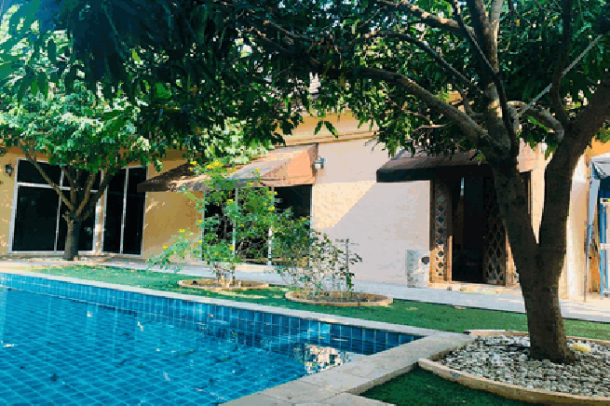 3 bedroom private luxury pool villa in a quiet areas for sale - East Pattaya-9
