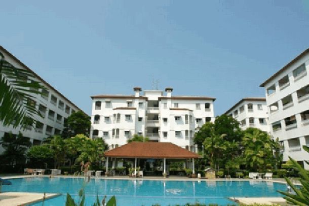 1 large bedroom condo in a quiet area for rent - Jomtian-1
