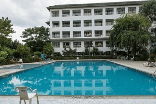 1 large bedroom condo in a quiet area for rent - Jomtian-9