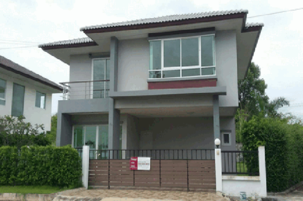 New beautiful 2 storey villa in a nice quiet development for sale - East Pattaya-1