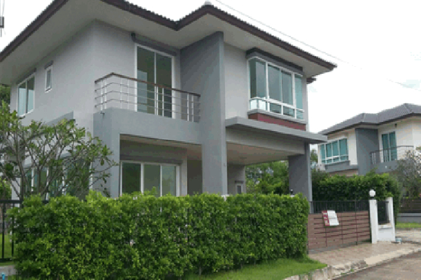 New beautiful 2 storey villa in a nice quiet development for sale - East Pattaya-2