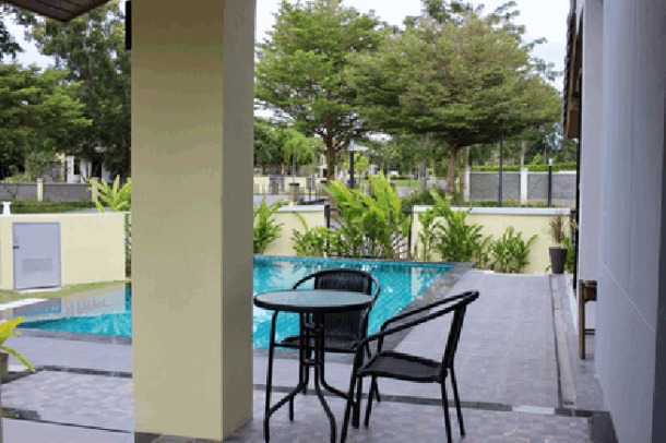 Large beautiful 2 bedroom pool villa near lake for rent - East Pattaya-4