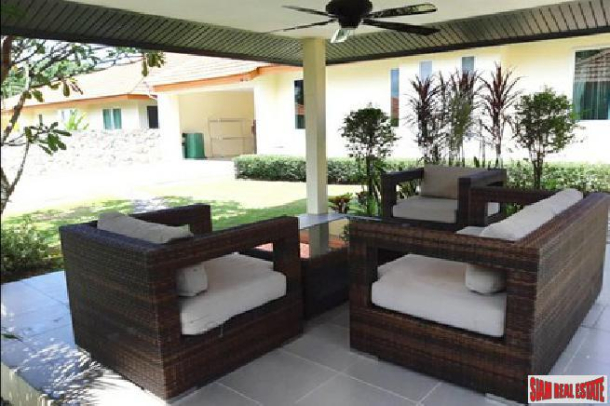 Beautiful 4 bedroom large garden pool villa in a quiet area for sale -East Pattaya-19