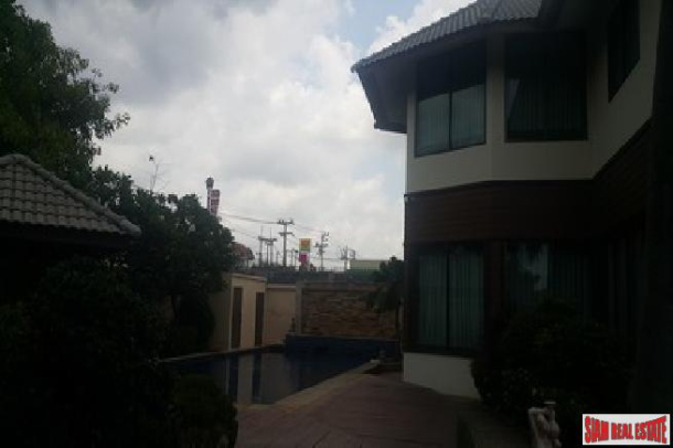 Beautiful 4 bedroom house in a quiet area for sale - East Pattaya-17