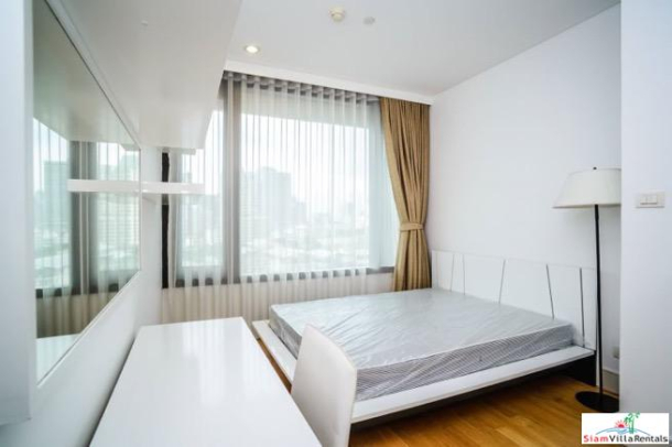 Aguston Sukhumvit 22 | Charming Deluxe Two Bedroom Condo with Extras and Pets Allowed in Phrom Phong-12