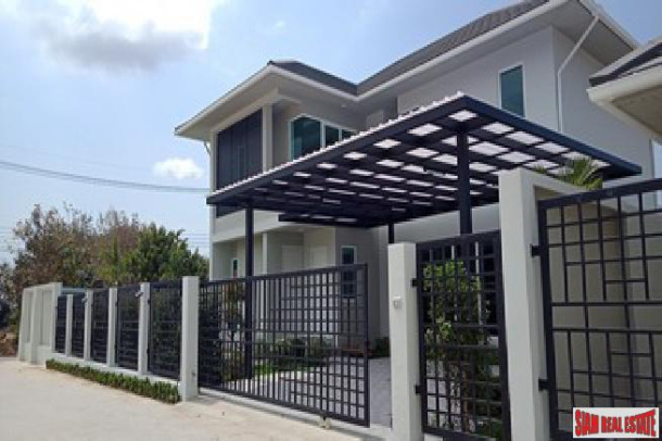 Large 2 storey 4 bedroom house near International school for sale - East Pattaya-18