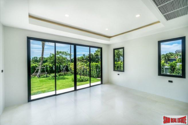 New Four Bedroom One Storey Private Pool Villa Overlooking the Golf Course in Laguna-16
