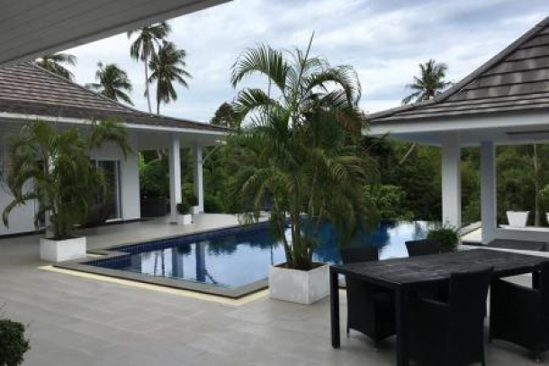 VILLA FOR SALE IN PEACEFUL SURROUNDINGS  S1194-7