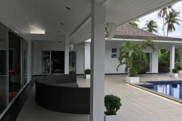 VILLA FOR SALE IN PEACEFUL SURROUNDINGS  S1194-8