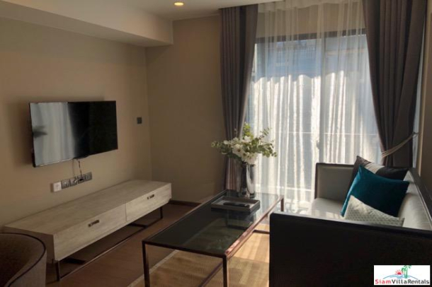 Na Vara Residence | Bright and Sunny One Bedroom Pool View Condo for Rent  in Chit Lom-2