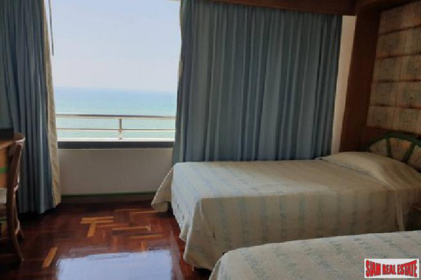 Condo beach front with 3 bedroom in a quiet area for sale - Phratamnak-14