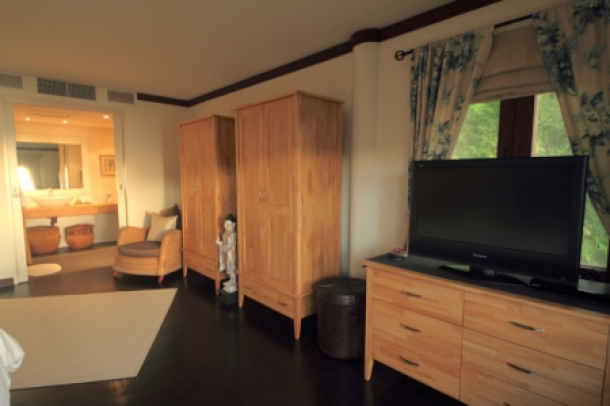 Modern 1 bedroom at a quiet development with private beach for sale- Naklua-13