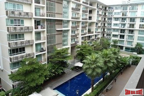 The Clover | Cozy One Bedroom Condo in a Thong Lo Tropical Low-Rise-13