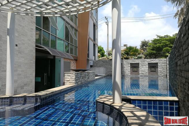 Veranda Residence | Comfortable One Bedroom Corner Condo in Rama 9 Low-rise-1
