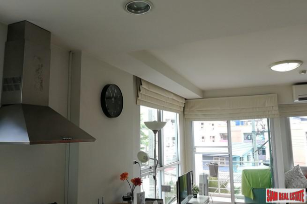 Veranda Residence | Comfortable One Bedroom Corner Condo in Rama 9 Low-rise-8