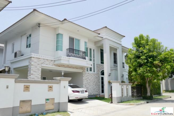 Beautiful Three Bedroom Estate Home for rent in Dok Mai, Bangkok-2