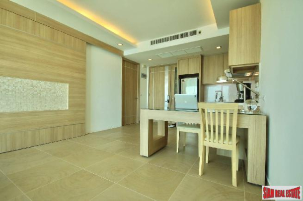 Large Beautiful 1 bedroom condo with beachfront for sale - Banglamung-8