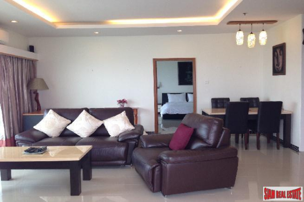 Large beautiful 2 bedroom corner unit with sea view near beach for rent - Jomtien-12