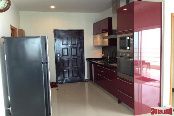 View Talay 8 | Large beautiful 2 Bedroom Corner Unit for Sale on the 19th Floor with Sea View near the Beach at Jomtien-2