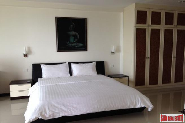 Large beautiful 2 bedroom corner unit with sea view near beach for rent - Jomtien-4