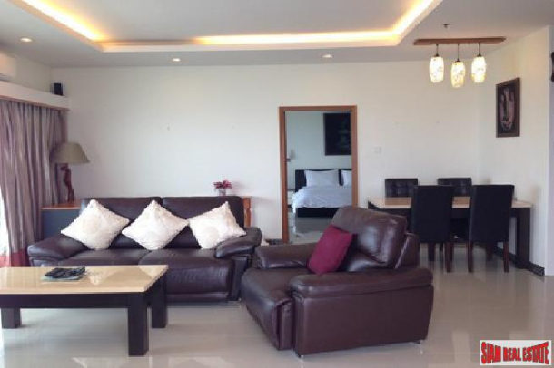 Large beautiful 2 bedroom corner unit with sea view near beach for rent - Jomtien-8