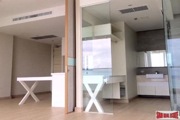 Large beautiful Studio condo on a high floor with direct sea view for sale - Jomtien-7