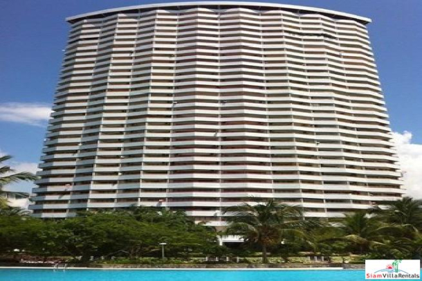 Large beautiful 3 bedroom condo in a quiet area for rent - Na jomtien-11
