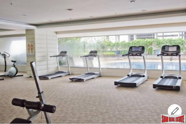 Luxury 3 bedrooms condo up on the hill of Pattaya for sale - Phratamnak Hill-20