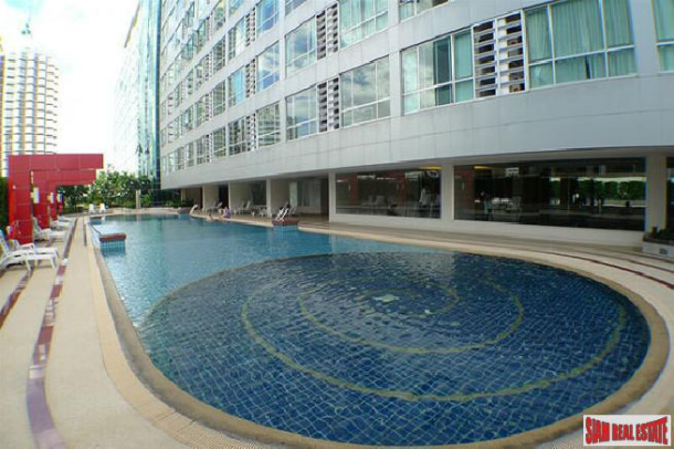 Luxury 3 bedrooms condo up on the hill of Pattaya for sale - Phratamnak Hill-25