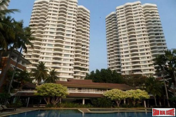 Luxury 3 bedrooms condo up on the hill of Pattaya for sale - Phratamnak Hill-18