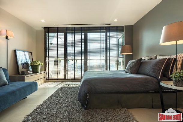 Premier Riverside Six Bed Penthouse at The River Condominium by Raimon Land-9