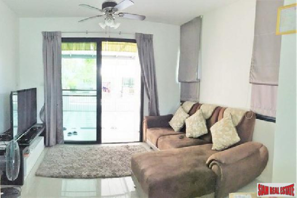Large beautiful 3 bedroom house with 2 stories for sale - East Pattaya-10