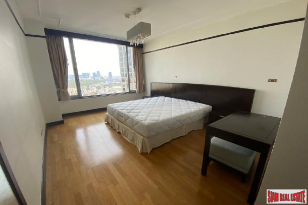 All Seasons Mansion | Very Spacious Two Bedroom Condo with Shuttle Service to Phloen Chit BTS.-7