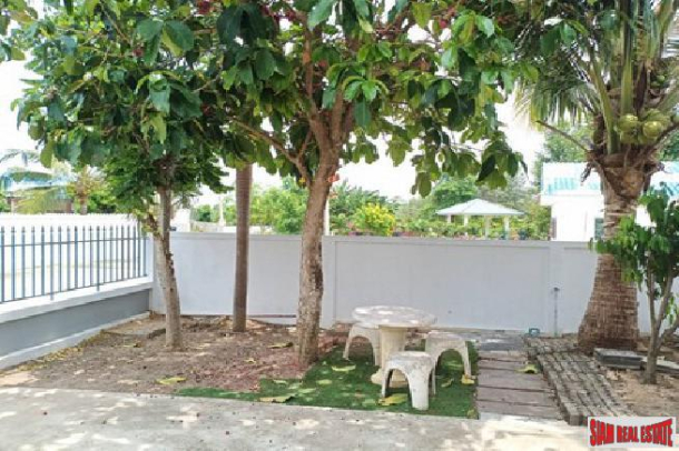 3 bedroom house in a beautiful quiet area at bang saray for sale - Bang saray-14
